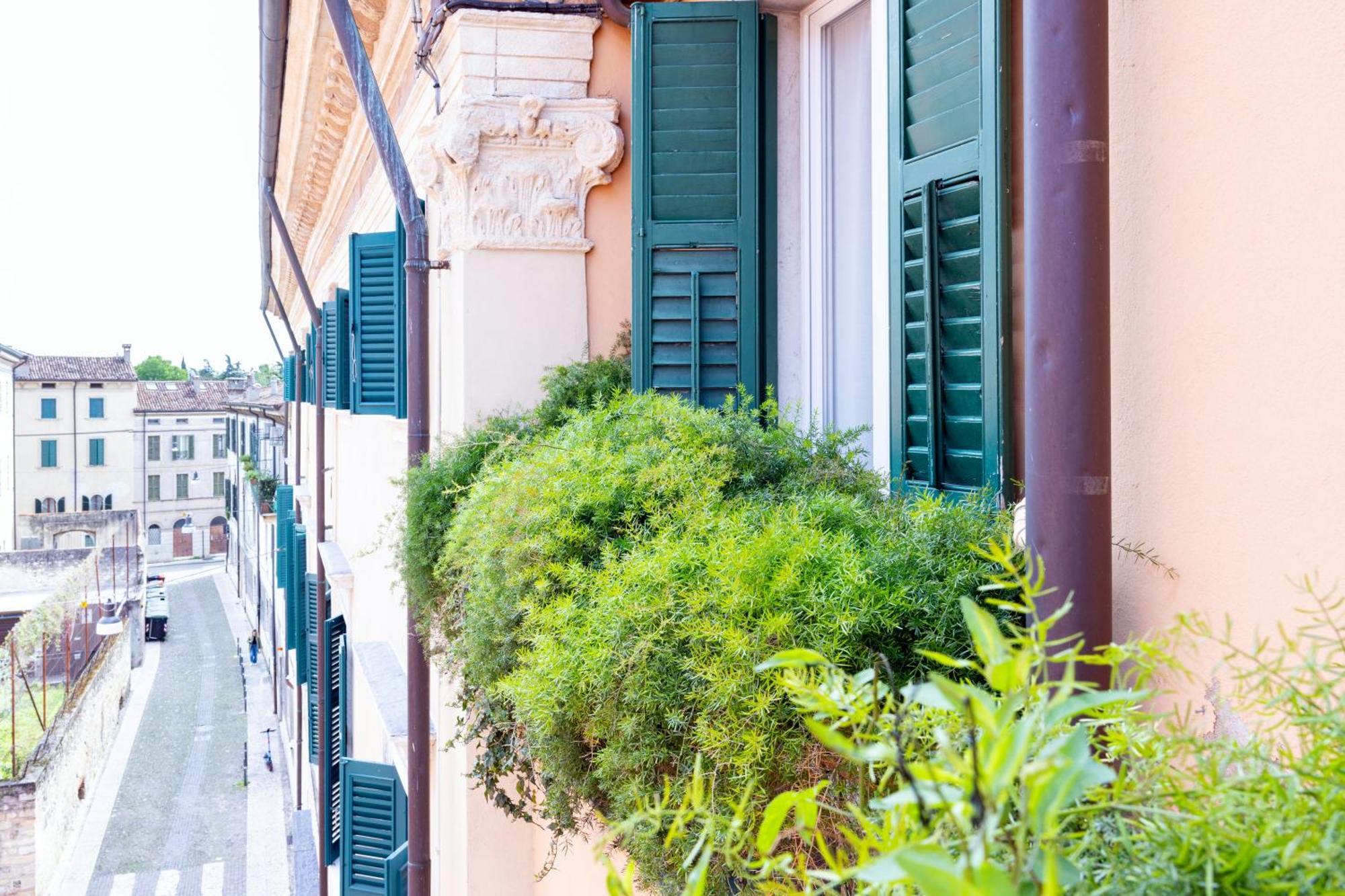 Boutique Apartment Ca Monastero Verona Exterior photo